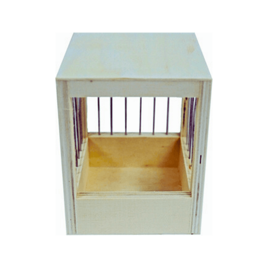Houten tralie nestkastje 11x11x14 cm wooden birdhouse with metal bars for ventilation and natural rustic design.