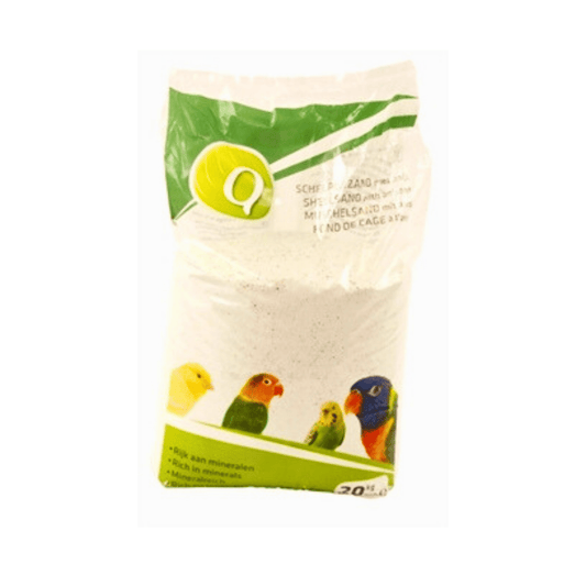 Q schelpenzand 20 kg bag with shell sand for birds, providing calcium and a fresh anise scent for healthy living.