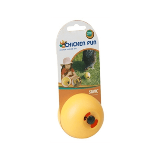 Savic kippenspeeltje chicken fun 7,5x8 cm yellow chicken feeding ball for active and healthy hens.